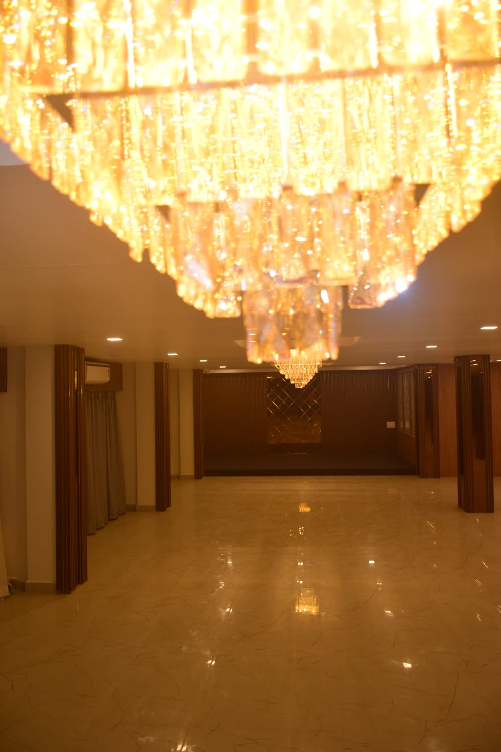 Banquet chandelier